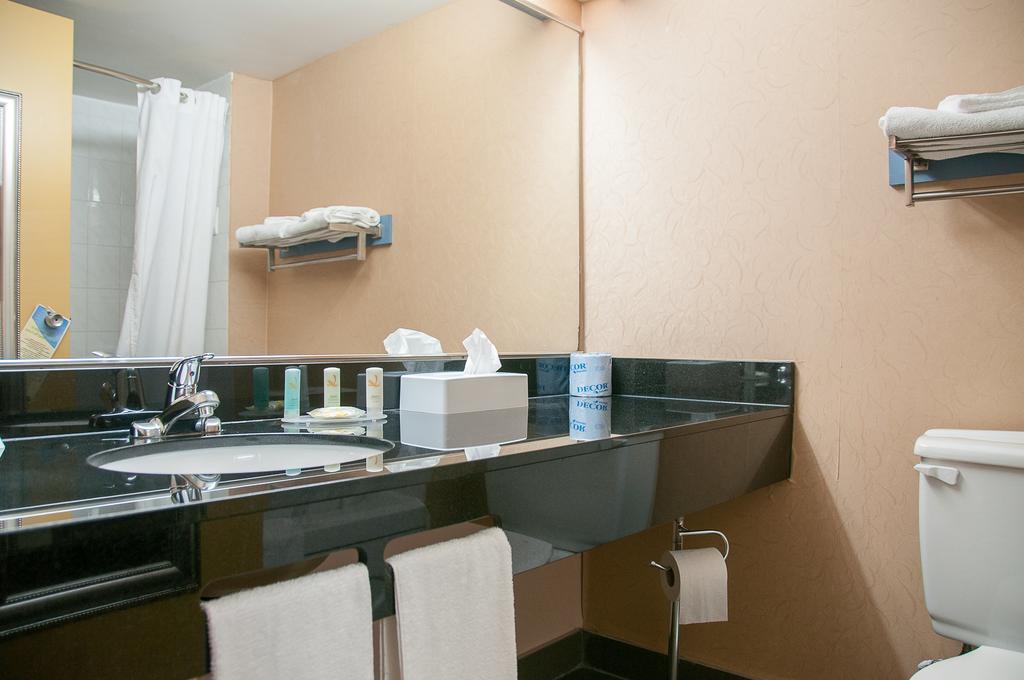 Lelux Hotel Μόντρεαλ Εξωτερικό φωτογραφία