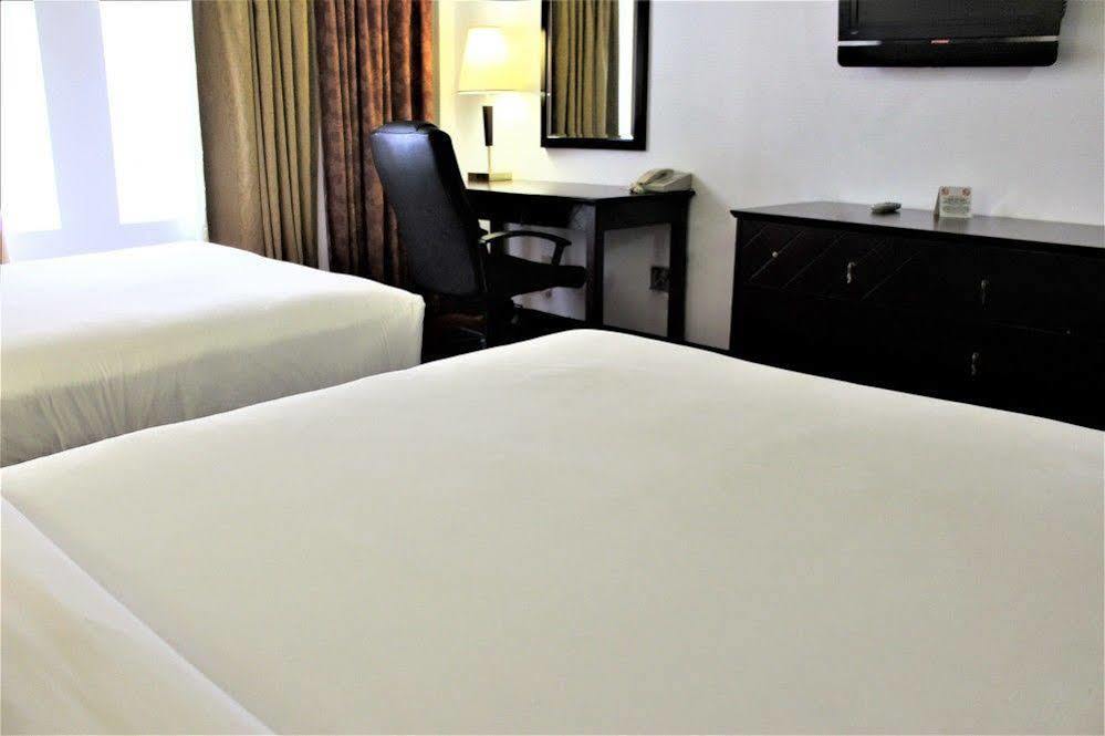 Lelux Hotel Μόντρεαλ Εξωτερικό φωτογραφία